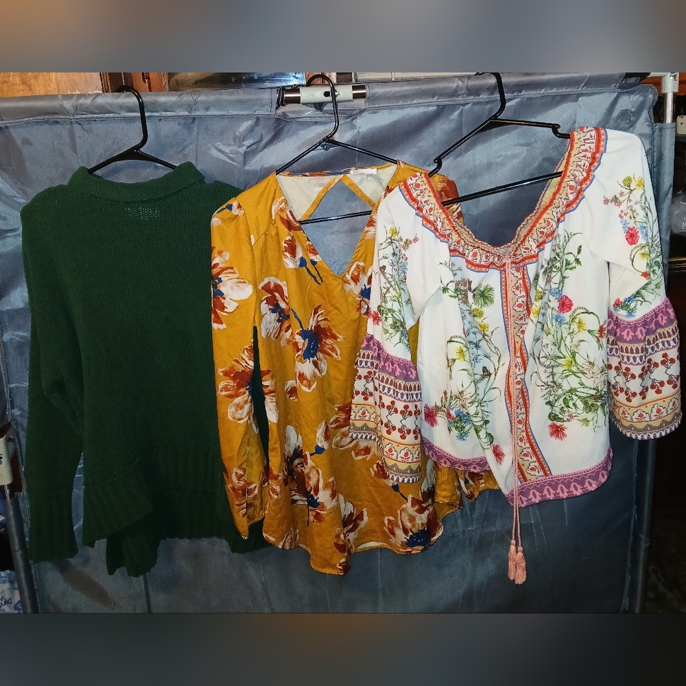 Green Sweater And 2 Floral Blouse Set